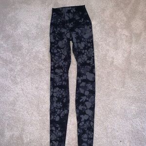 Lululemon gray/black high waisted leggings